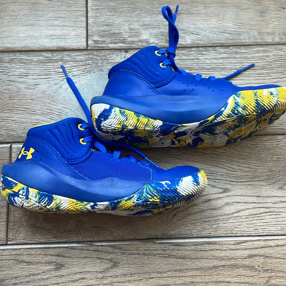 Under Armour Grade School Jet '21 Basketball Shoe